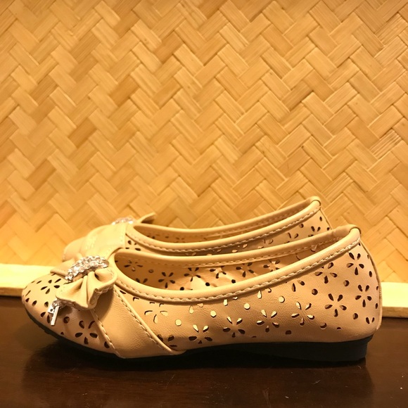 Children’s Marilyn Moda flats w/ lock & key charms - Picture 6 of 6